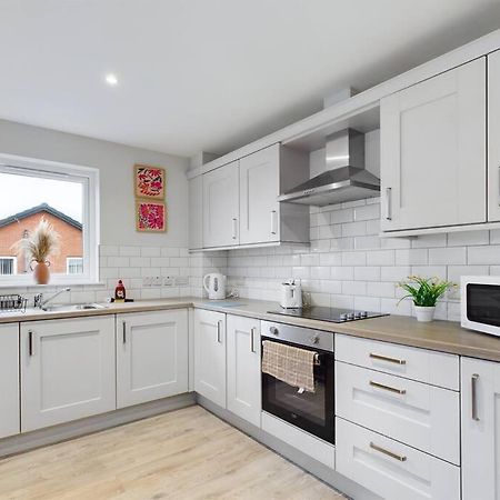 Contemporary 2-Bedroom Apartment Belfast Bagian luar foto