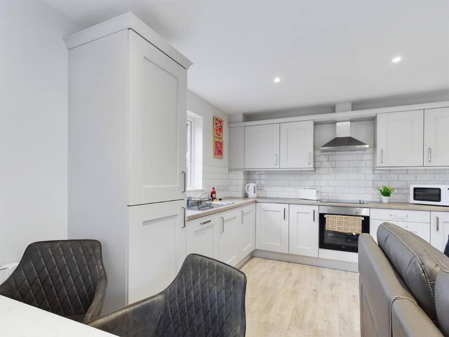 Contemporary 2-Bedroom Apartment Belfast Bagian luar foto